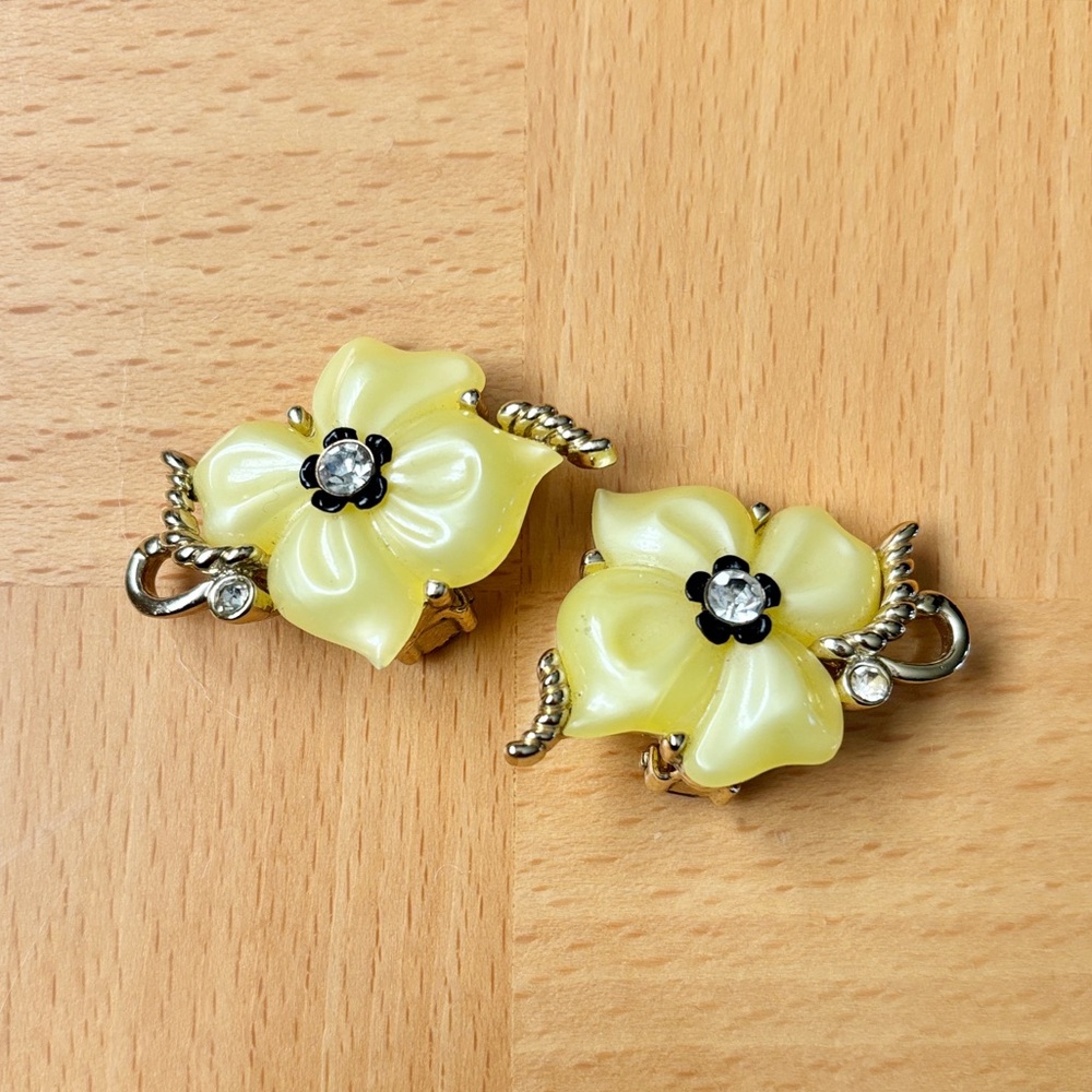 1950’s Volupte Clip On Earrings